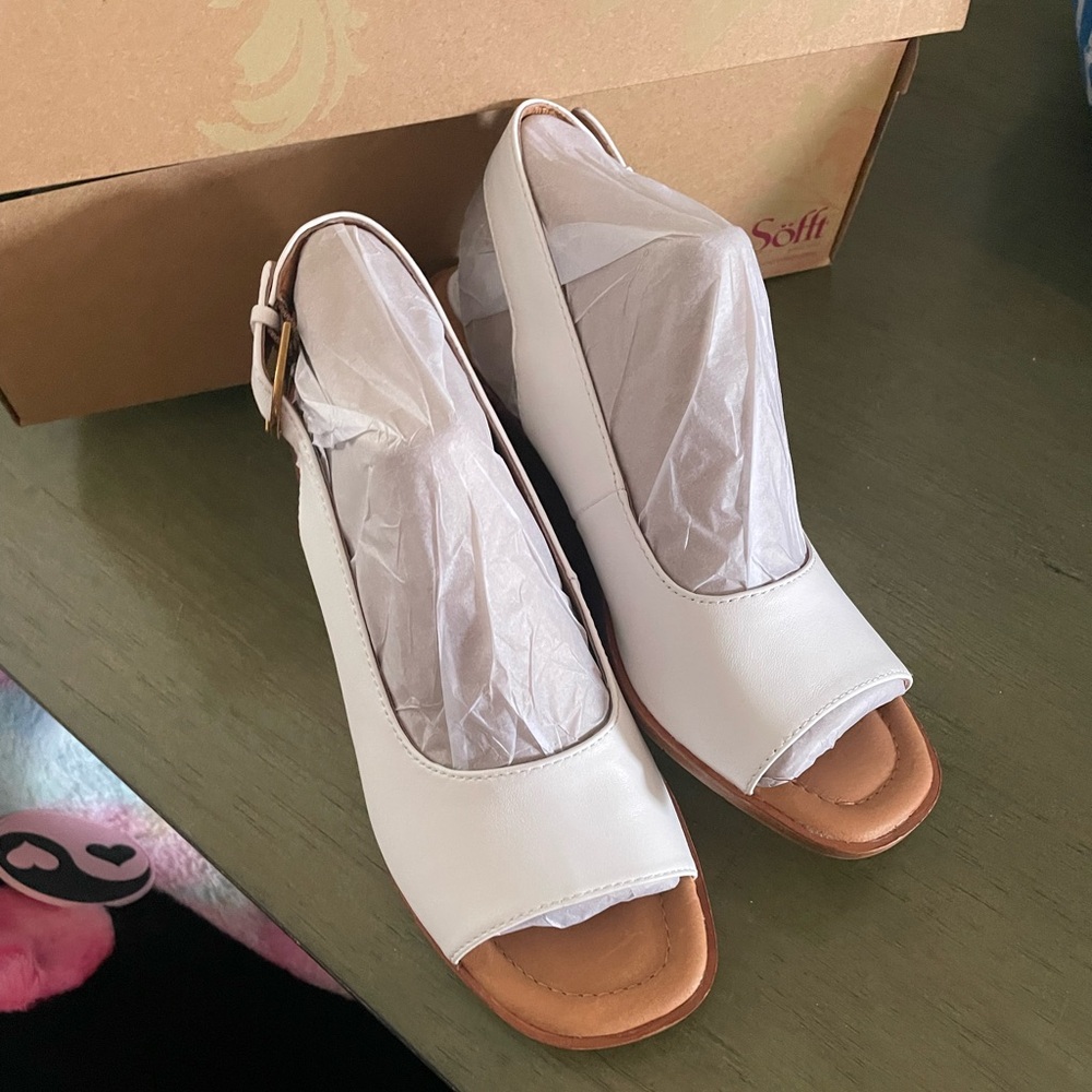 White wedges